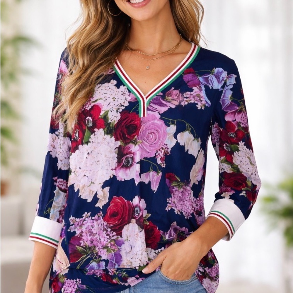 NWT Magazine Top Blouse Floral V-
Neck 100% Cotton